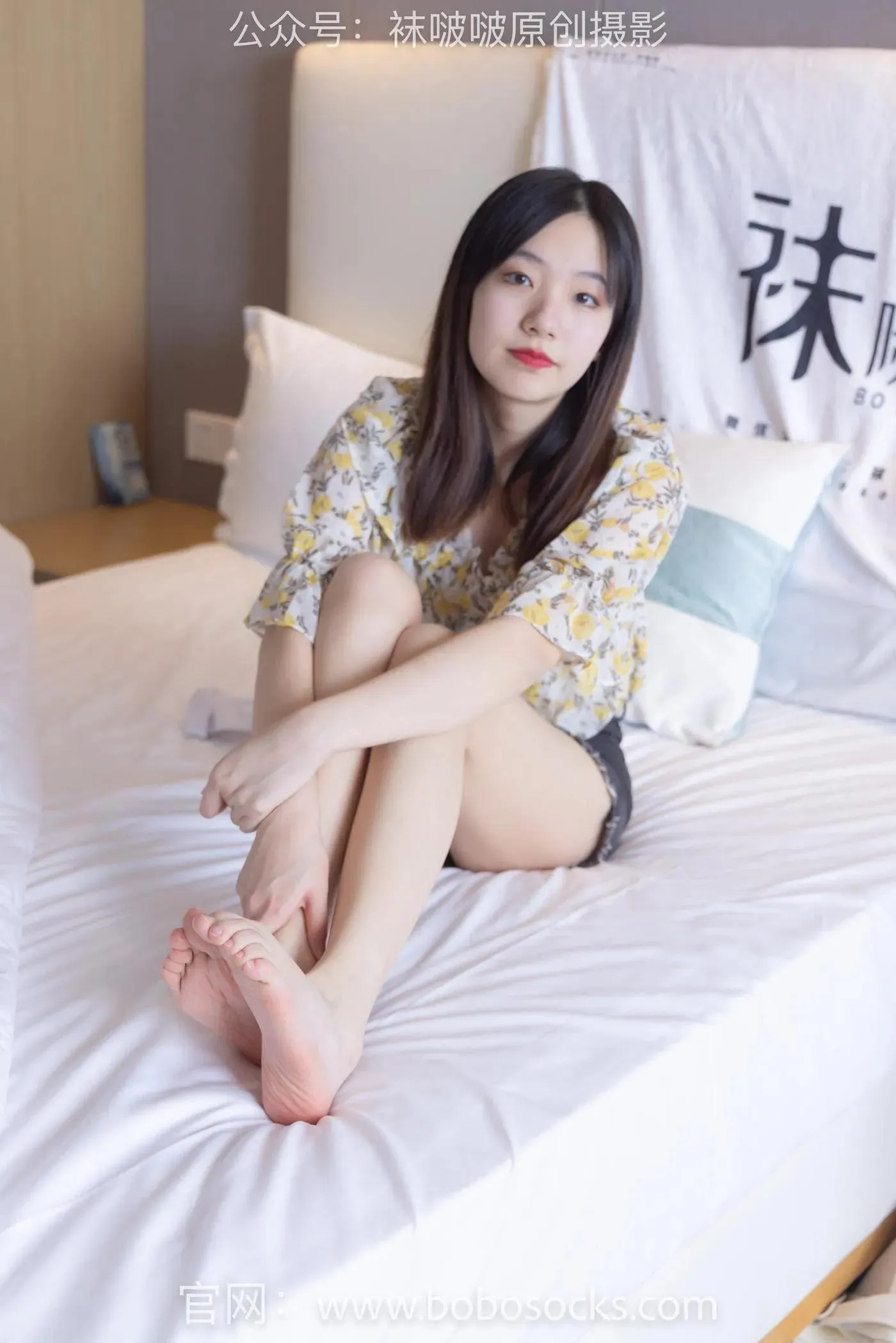 [BoBoSocks袜啵啵]NO.136 小甜豆-高跟长靴、白棉袜、裸足 [200P]插图9
